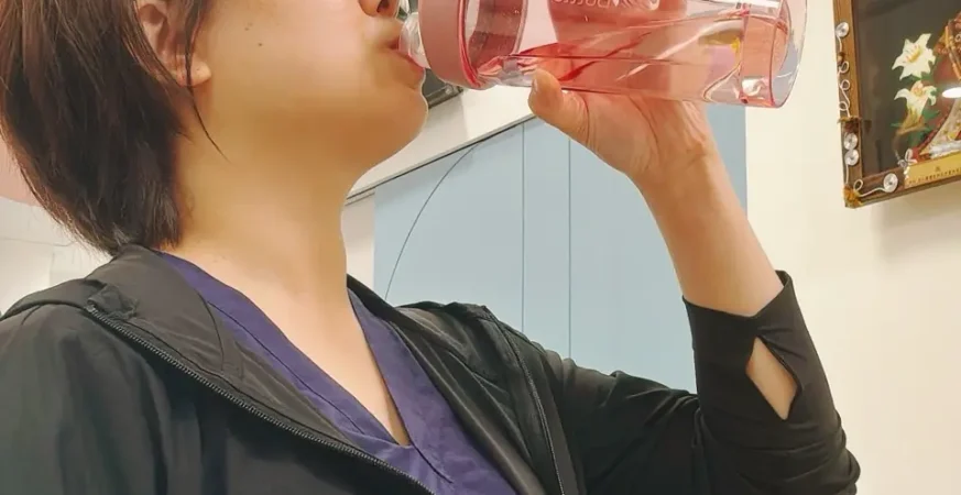 越睡越累？其實是身體在喊渴！─筋膜、濕氣與補水的療癒祕密